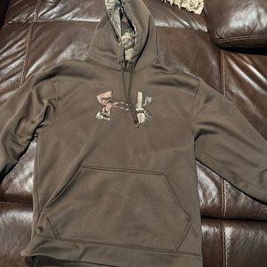 Under armor Men’s hoodie